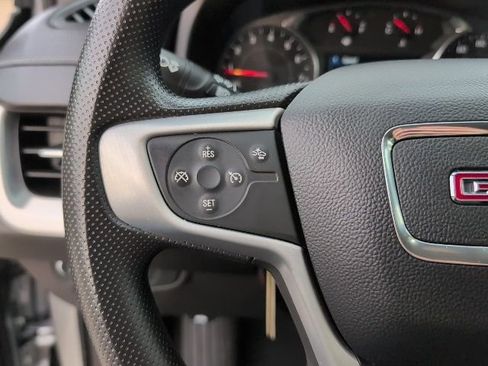 Used 2024 GMC Terrain SLE FWD image 16