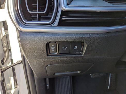 Certified 2025 Kia Sorento SX image 32