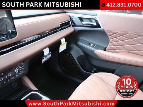 New 2025 Mitsubishi Outlander SEL image 32