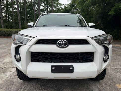 Used 2017 Toyota 4Runner SR5 AWD/4WD image 16