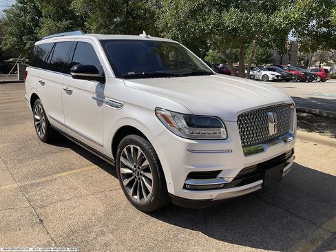 Used 2018 Lincoln Navigator Select w/ Technology Package image 6