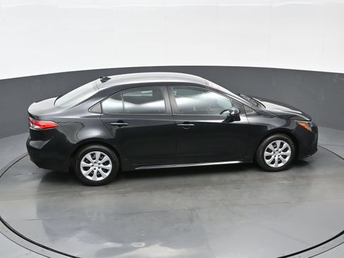 Used 2022 Toyota Corolla LE FWD image 40