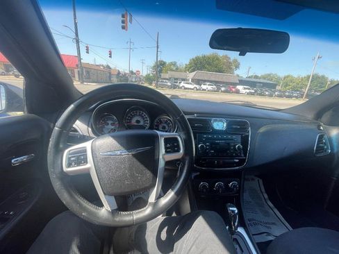 Used 2013 Chrysler 200 Touring image 17