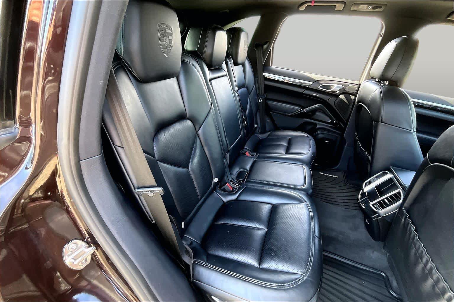 Used 2018 Porsche Cayenne Platinum Edition AWD/4WD image 19