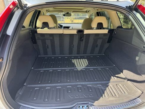 Used 2017 Volvo XC60 T5 Inscription w/ Preferred Option Package FWD image 22