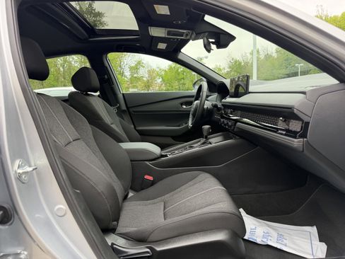 Used 2025 Honda Accord Sport image 15