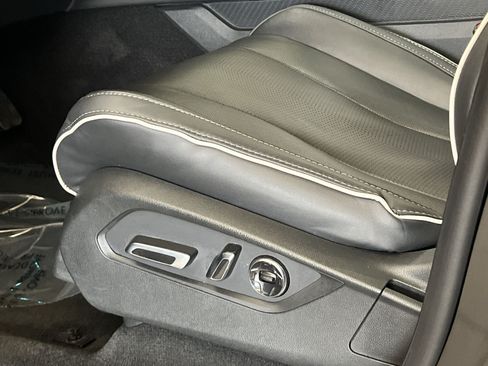 Used 2023 Acura MDX SH-AWD w/ Advance Package image 10