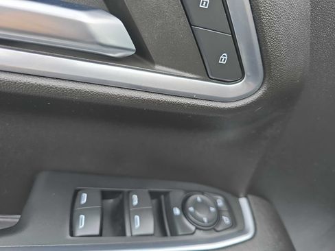 Used 2023 Chevrolet Silverado 1500 LT AWD/4WD image 16