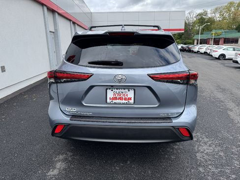 Used 2023 Toyota Highlander XLE AWD/4WD image 6