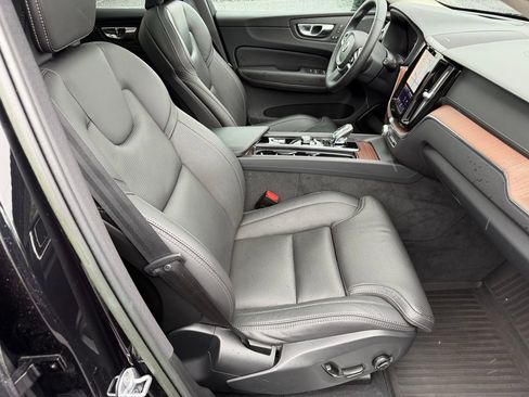 Certified 2023 Volvo XC60 B5 Ultimate w/ Climate Package AWD/4WD image 15