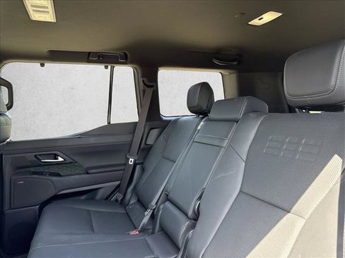 Used 2024 Lexus GX 550 AWD/4WD image 18