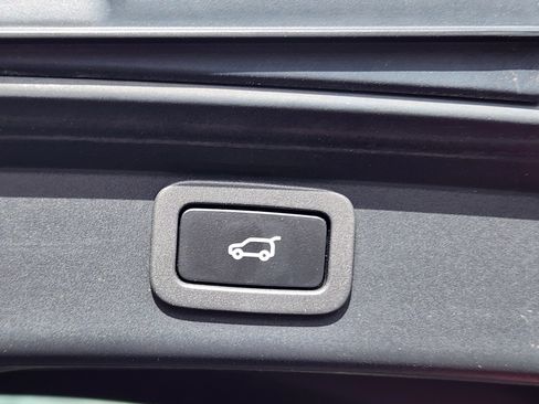 Used 2020 Jaguar I-PACE SE image 19