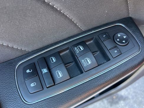 Certified 2023 Dodge Charger SXT image 11