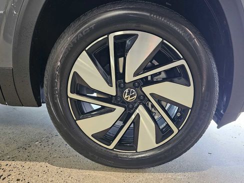 New 2026 Volkswagen Atlas SEL image 9