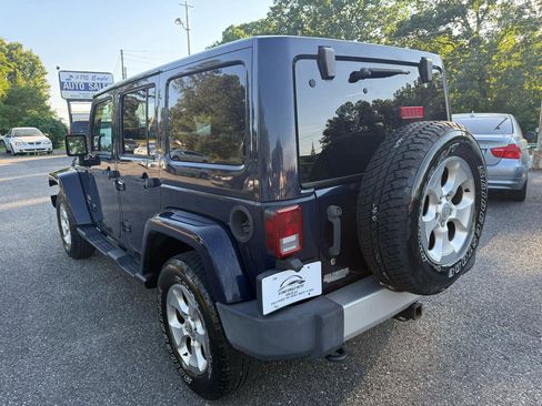 Used 2013 Jeep Wrangler Unlimited Sahara w/ Trailer Tow Group AWD/4WD image 5