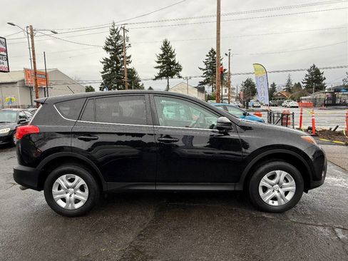 Used 2015 Toyota RAV4 LE image 12