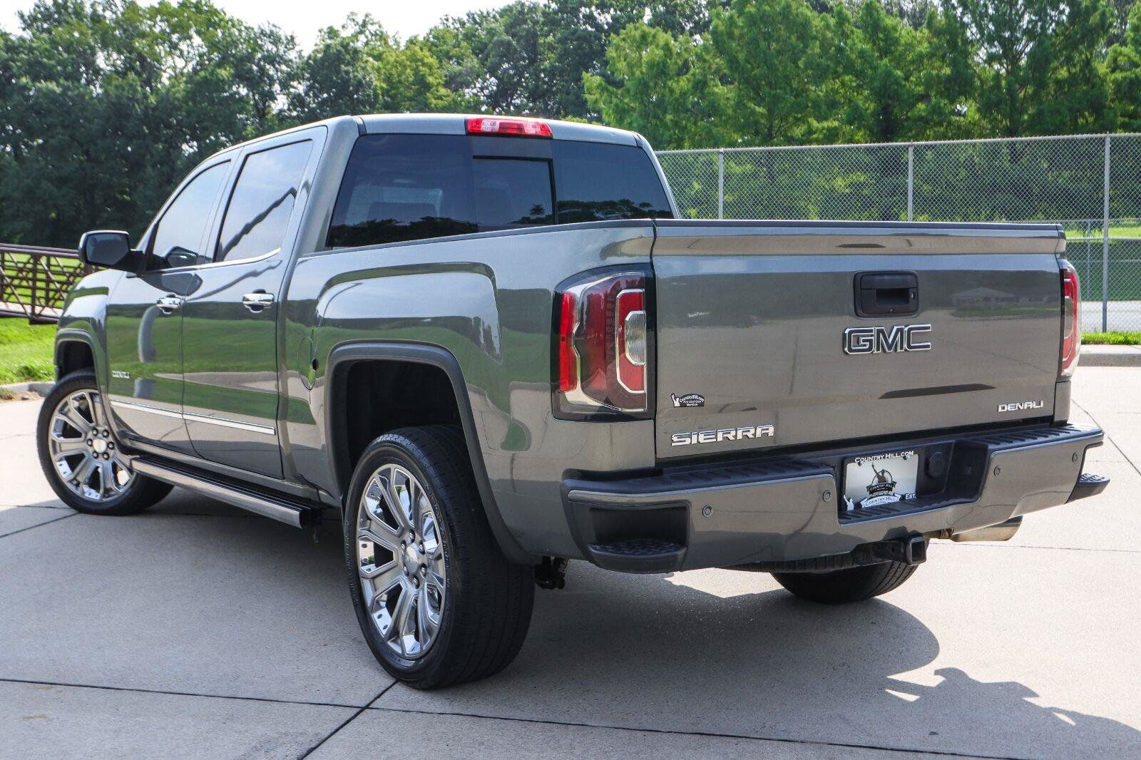 Used 2018 GMC Sierra 1500 Denali w/ Denali Ultimate Package AWD/4WD image 17