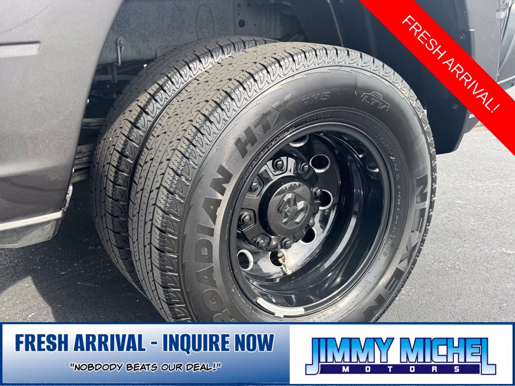 Used 2024 RAM 3500 Big Horn w/ Night Edition AWD/4WD image 30