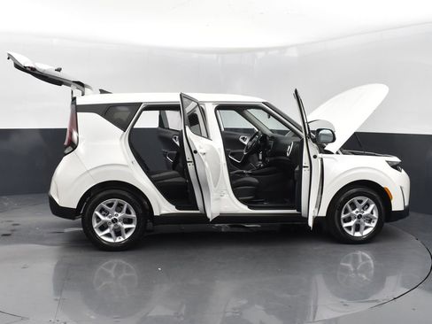 Used 2025 Kia Soul LX w/ LX Technology Package FWD image 48