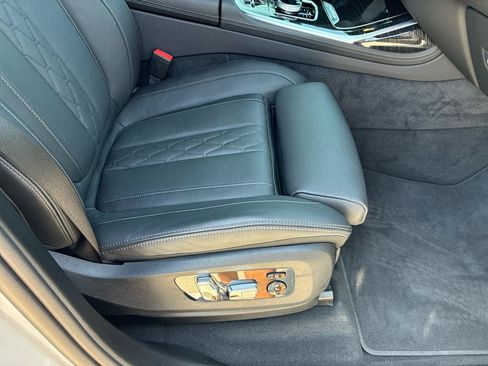 Used 2025 BMW X7 M60i w/ Executive Package AWD/4WD image 79