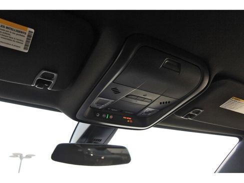 New 2025 Cadillac XT5 Luxury image 21