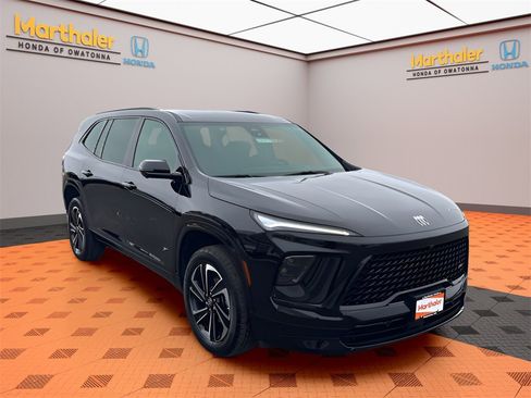 Used 2025 Buick Enclave Sport Touring image 7