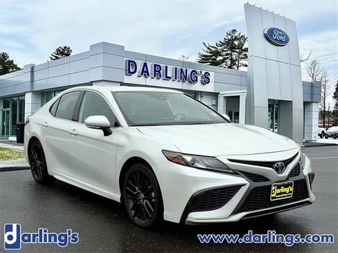 Used 2023 Toyota Camry XSE image 3