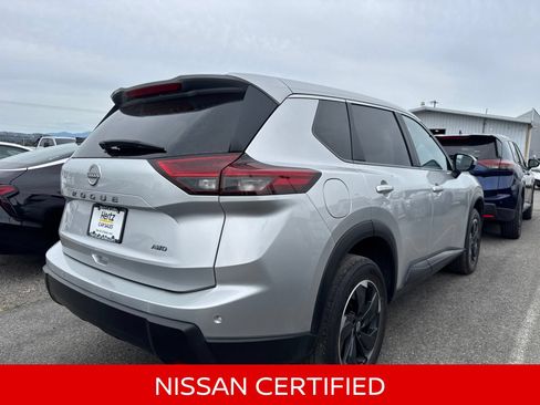 Certified 2025 Nissan Rogue SV AWD/4WD image 8
