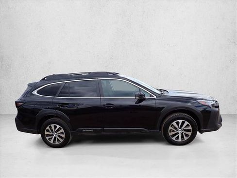 Used 2025 Subaru Outback Premium AWD/4WD image 5