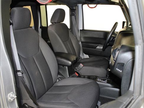 Used 2018 Jeep Wrangler Unlimited Sport S image 30