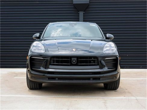 Certified 2025 Porsche Macan image 10