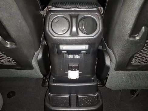 Used 2020 Jeep Wrangler Unlimited Rubicon image 18