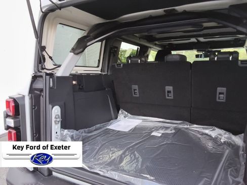 New 2026 Ford Bronco Raptor AWD/4WD image 15