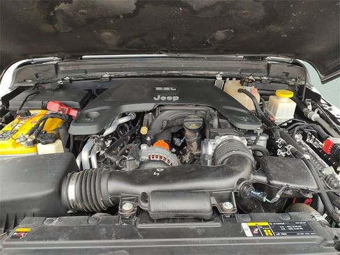 Certified 2021 Jeep Gladiator Sport image 34