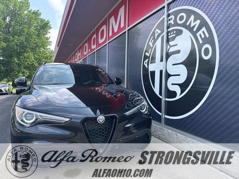 Used 2023 Alfa Romeo Stelvio Veloce AWD/4WD image 1