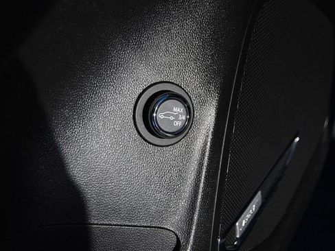 Used 2022 Buick Envision Essence w/ Technology Package I image 9