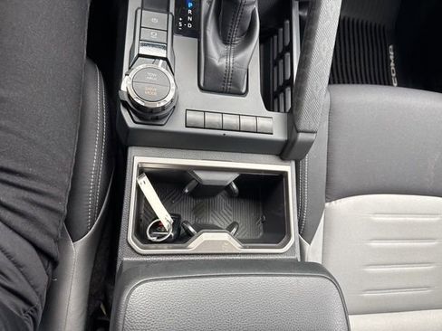 Used 2025 Toyota Tacoma TRD Sport AWD/4WD image 19