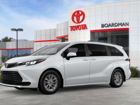 New 2026 Toyota Sienna LE image 38