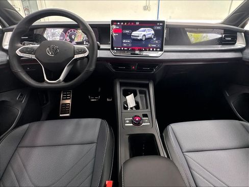 New 2026 Volkswagen Tiguan SE R-Line FWD image 5