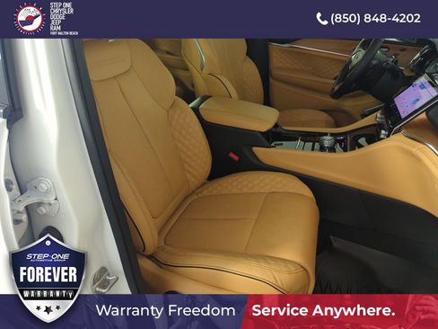 Used 2025 Jeep Grand Cherokee L Summit AWD/4WD image 37