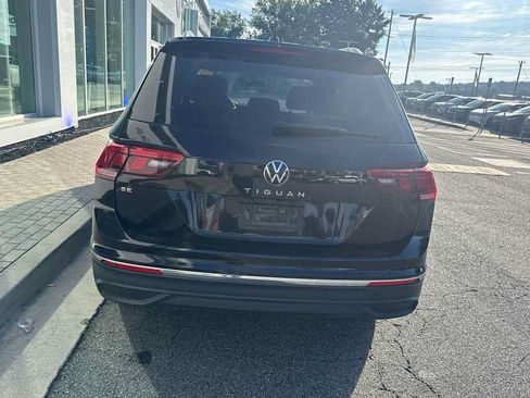 Certified 2023 Volkswagen Tiguan SE FWD image 12