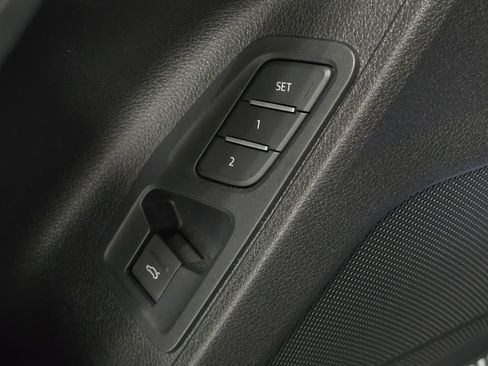 Certified 2025 Audi Q3 2.0T Premium w/ Convenience Package image 37