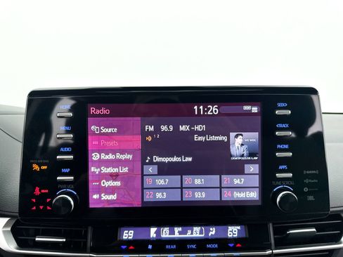 Used 2023 Toyota Sienna XLE w/ XLE Plus Package AWD/4WD image 6