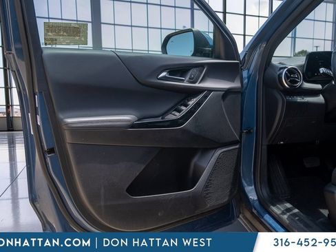 Used 2025 Chevrolet Equinox LT AWD/4WD image 11