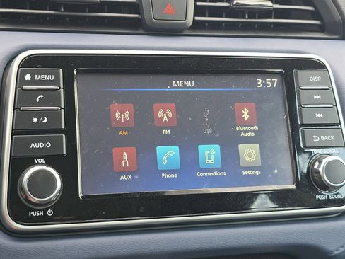 Used 2024 Nissan Versa SV w/ Trunk Package image 17