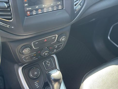 Used 2020 Jeep Compass Latitude w/ Cold Weather Group AWD/4WD image 20