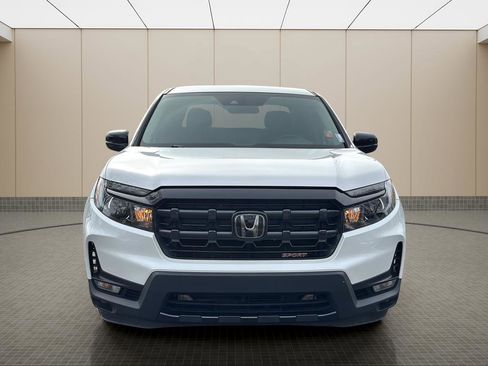 Used 2025 Honda Ridgeline Sport image 8