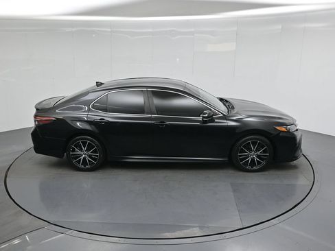 Used 2022 Toyota Camry SE FWD image 38