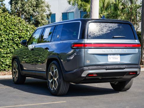 Used 2023 Rivian R1S Adventure image 7