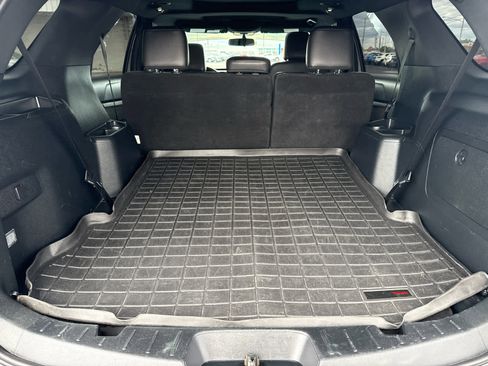 Used 2018 Ford Explorer XLT w/ Equipment Group 202A AWD/4WD image 24
